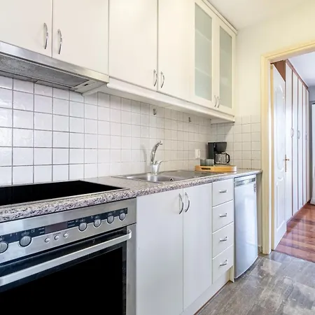 Seaview Portside Apartment